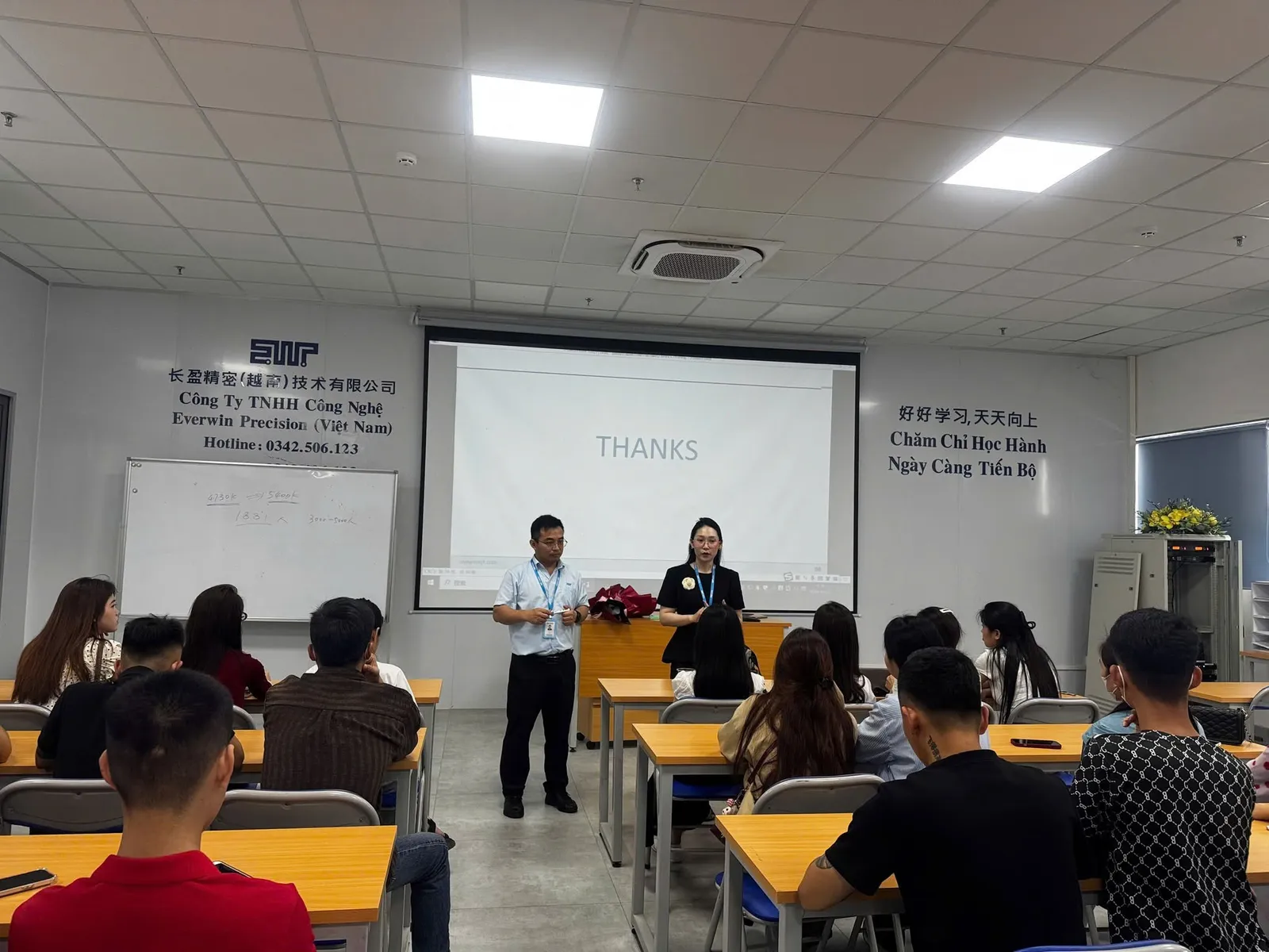 Buổi học và sự kiện tại HSK Beijing Vinh