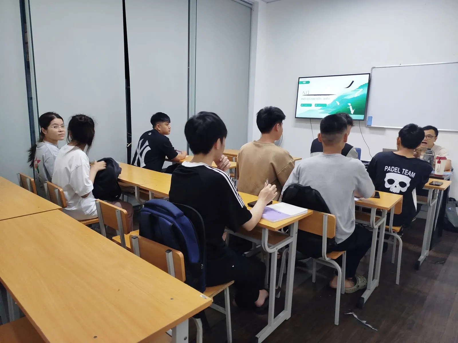 Học viên luyện tập tại HSK Beijing Vinh